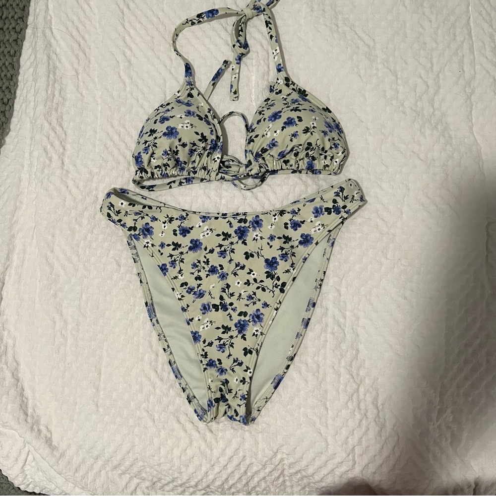 Abercrombie floral bikini